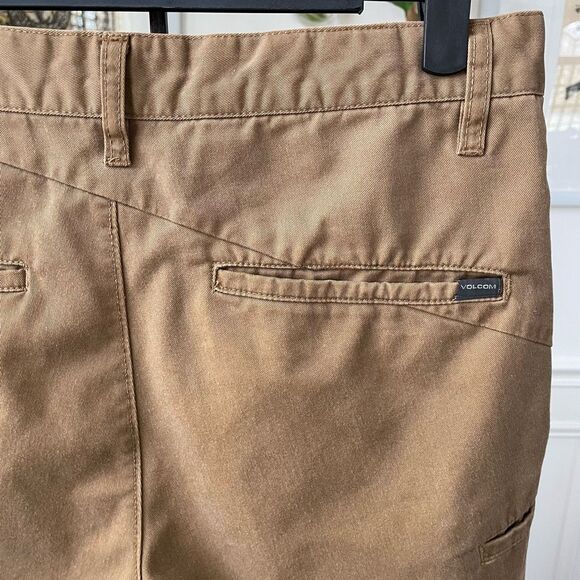 Volcom Flat Front Bark Khaki Shorts 10” Inseam 30 - Picture 5 of 9